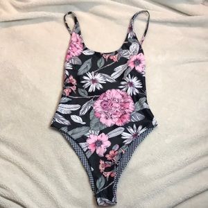 Reversible one piece swimsuit